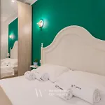 Apartment Wanderlust Experience Pad *