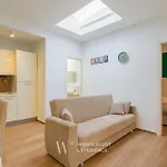 Apartment Wanderlust Experience Pad