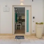 Apartment Wanderlust Experience Pad